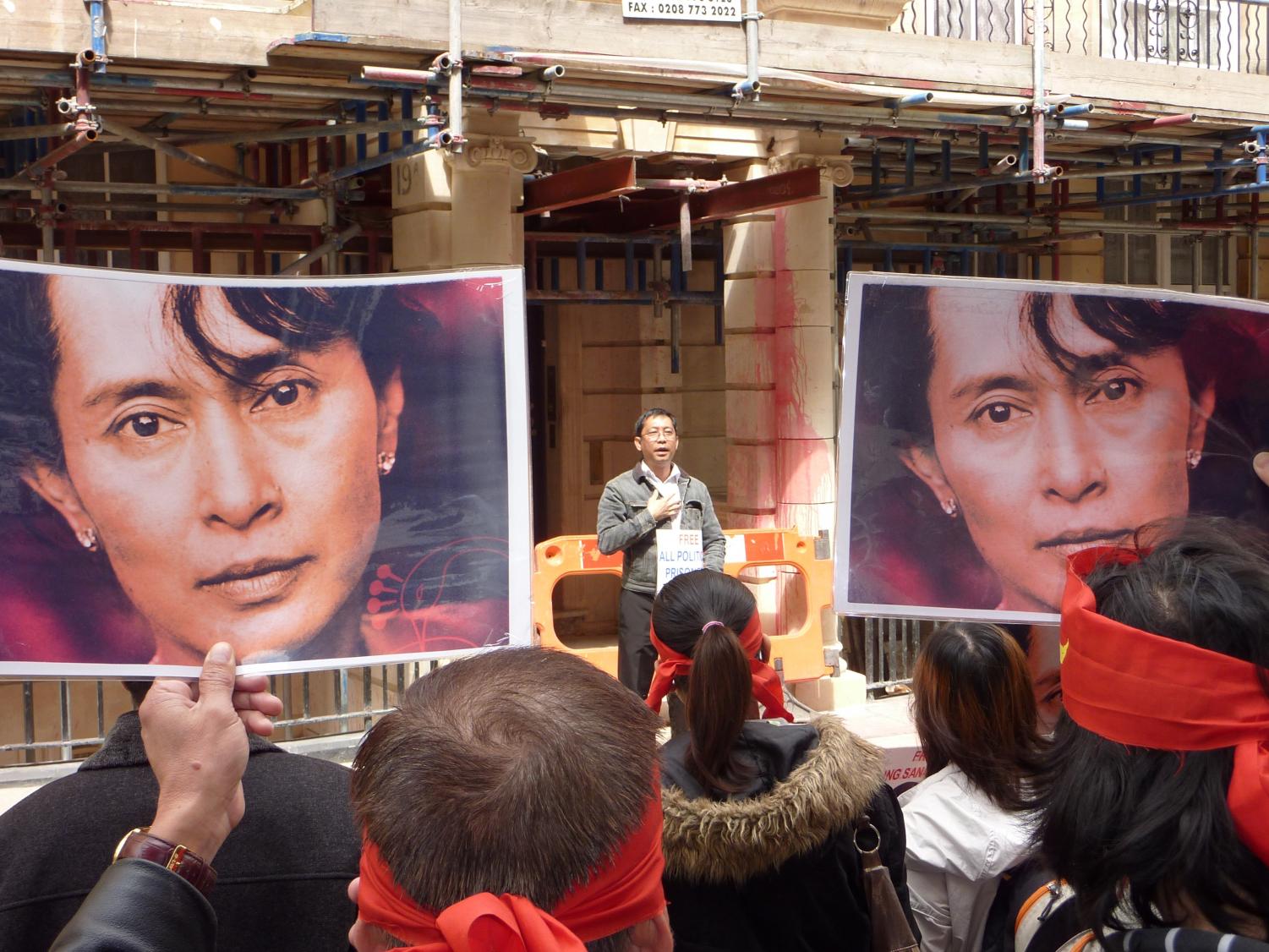 This image was taken in 2009 before Aung San Suu Kyi was elected as State Counsellor to Myanmar. The genocide that has been
perpetrated against Rohingya Muslims within her country has jeopardized her approval rating, especially among the international community.