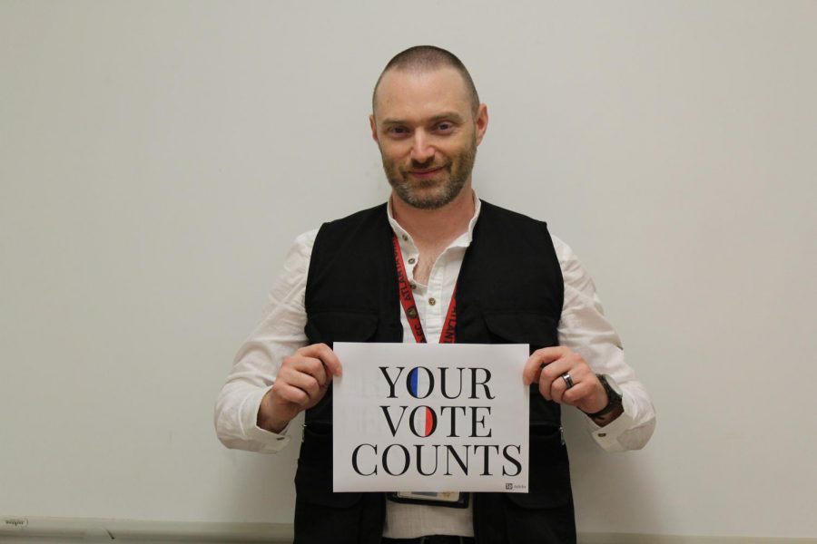 Every vote matters. Mr. Fahey, AP US History teacher, knows the importance of voting to select the leaders who represent us and the laws that we abide by.
Earlier this fall, Mr. Fahey and the Rho Kappa Society hosted a voter registration drive for high school students encouraging them to be involved in the upcoming election.