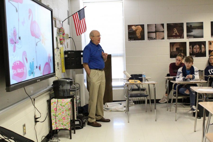 Remembering our past. Vietnam war veteran, Captain Beddingfield, talks with AP Lang students about his experience from the Vietnam war. Students listened to his stories and asked any questions that they had about his time in the war. 