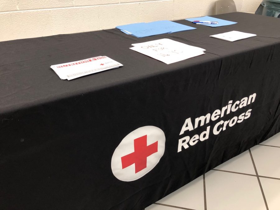 Recruting+all+around.+FBLA+members+and+members+from+the+American+Red+Cross+organization+were+in+the+main+hall+atrium+recruiting+many+blood+donors.+Students+also+had+the+opportunity+to+learn+more+information+about+donating+blood.