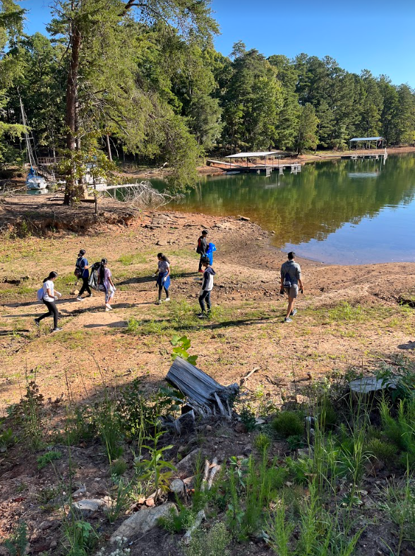 Shore+Sweep+annual+event+at+Lake+Lanier+in+Cumming%2C+GA+on+Sept.+24%2C+2022.+A+group+of+Students+from+South+Forsyth+High+School+walked+around+the+shore+and+picked+up+pieces+of+trash+they+found+scattered+around.